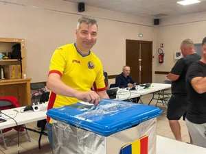 VIDEO Un român din diaspora susține că a fost atacat de mai mulți conaționali la o secție de vot în Franța. „Am fost lovit, scuipat...