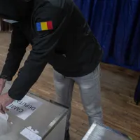 Câți bani vor câștiga românii care s-au înscris ca membri în secțiile de votare? Suma încasată - Foto: INQUAM Photos/ Ilona Andrei