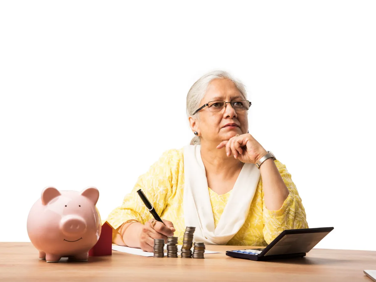 Pensionar, îngrijorat de pensie - Foto: Freepik