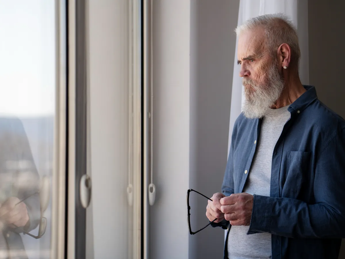 Pensionar singur - Foto: Freepik (Imagine cu rol ilustrativ)