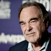 Regizorul american Oliver Stone/FOTO: aarp.org