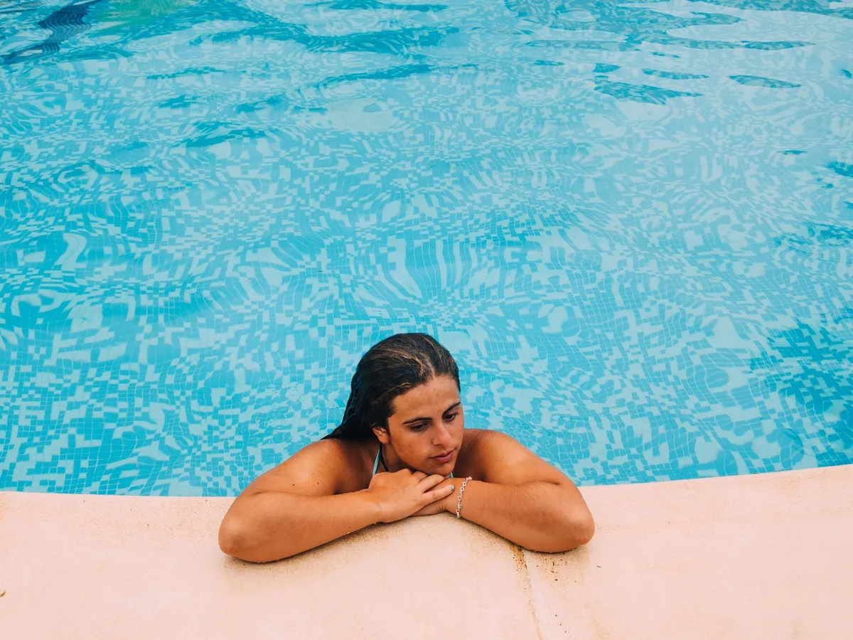 Ingredientul cu care să îți speli părul dacă ai fost la piscină. Trucul te costă doar 3 lei - Foto: Freepik (imagine cu rol ilustrativ)