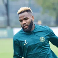 Aaron Boupendza (Zheijang FC), la o sesiune de antrenament, în China - Foto: Profimedia Images