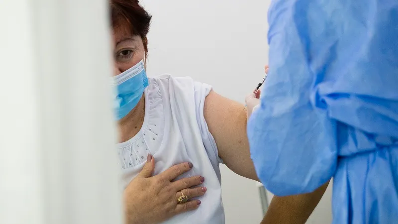 Comitetul de vaccinare explică de ce s-a redus numărul de oameni înscriși pe liste la imunizare. Inquam Photos /Cornel Putan