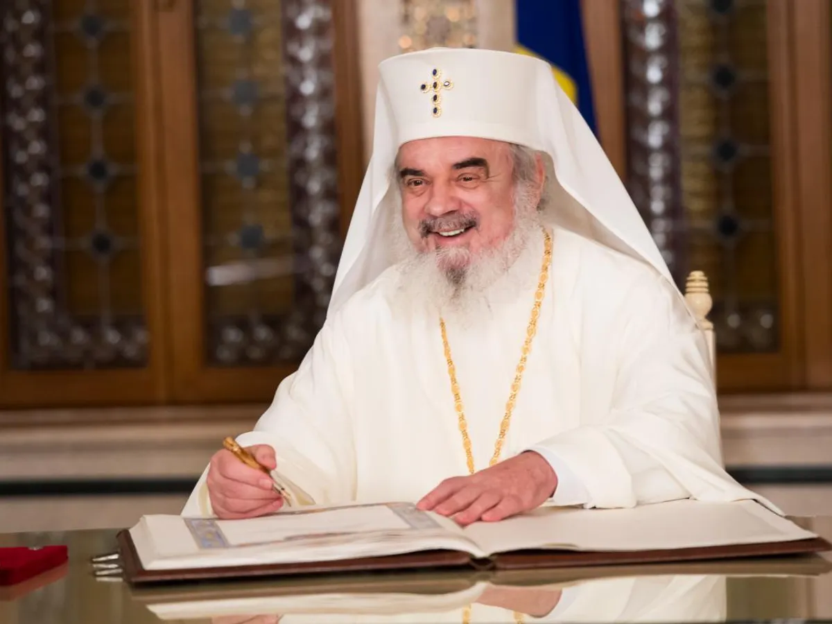 Patriarhul Daniel: Hristos este Izvorul Tămăduirii, dar dăruiește Maicii Sale putere vindecătoare