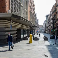 Străzile din Madrid au redevenit pustii.
