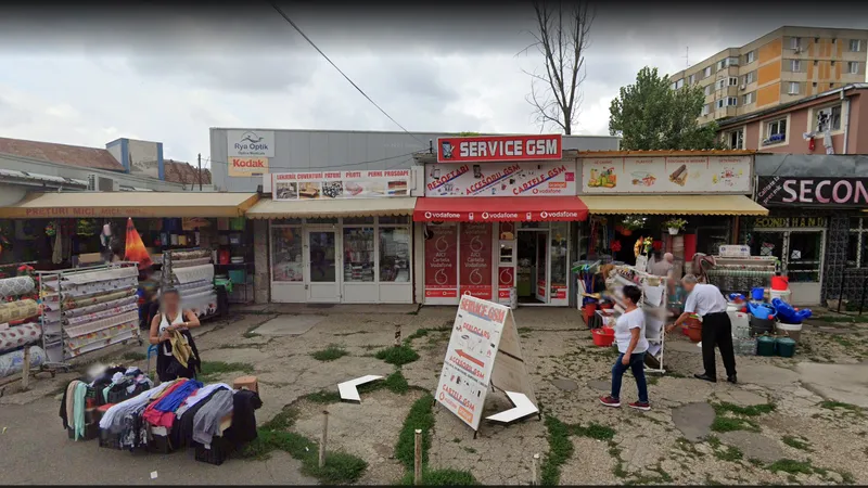 Piața Niky Scorpion din Rahova. Intrarea principală. Foto: Google Earth