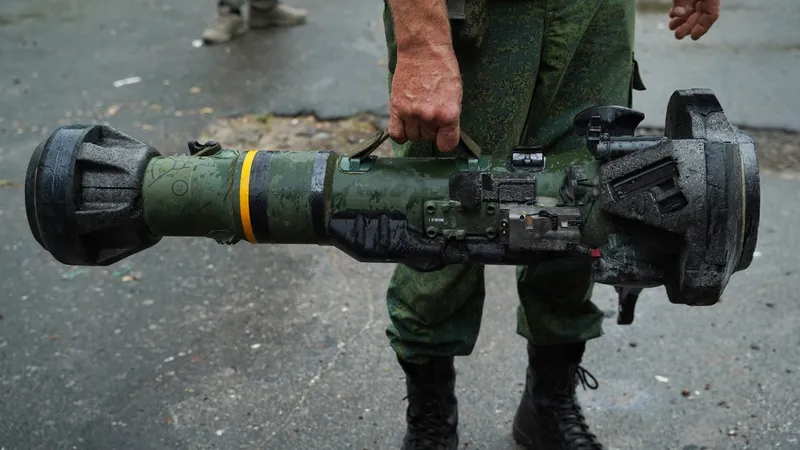 VIDEO Momentul în care un tanc rusesc ia foc ca o torță după întâlnirea cu Javelinul american/FOTO: Profimedia