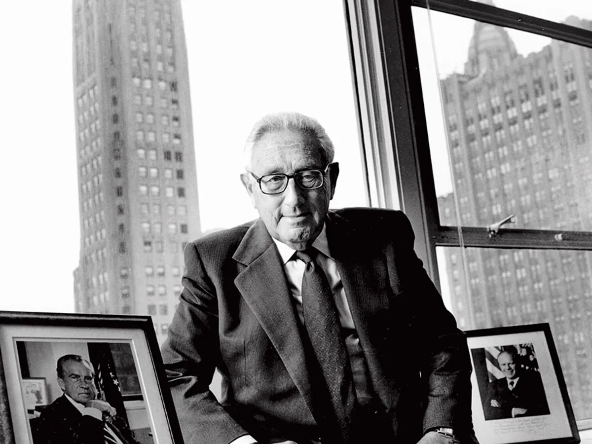 Premiul Nobel pentru Pace acordat lui Kissinger „a făcut satira politică să pară desuetă“, spune un critic