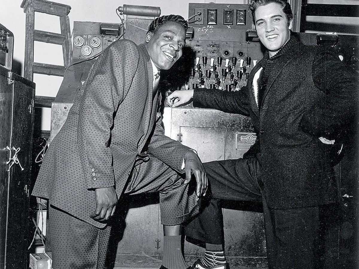 Withers avea 34 de ani  şi lucrase timp de un deceniu ca fotograf profesionist când i-a făcut această fotografie lui Presley alături de cântăreţul Brook Benton, în Memphis, în 1957