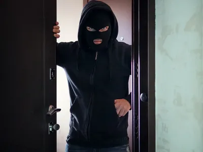 Doi fotbaliști, jefuiți în centrul Parisului. Camera de hotel le-a fost golită de bunuri de 240.000 € - Foto: Freepik (Imagine cu rol ilustrativ)