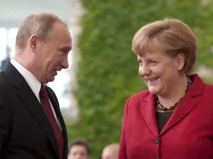 „Un mincinos fără ruşine”. Angela Merkel spune că minciunile lui Putin privind Crimeea au fost un punct de cotitură în relaţia cu el