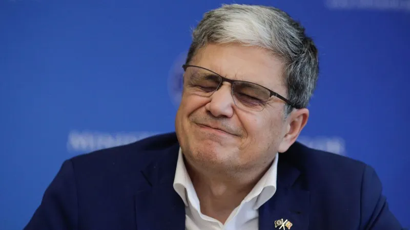 Lui Marcel Boloş îi dă fiori suma de plată în Dosarul Roşia Montană - Foto: INQUAM PHOTOS / George Călin
