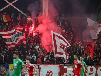 VIDEO Ultrașii dinamoviști au vandalizat Stadionul Arcul de Triumf. Și jucătorii au rupt un scaun Foto: INQUAM Photos/Stefan Constantin