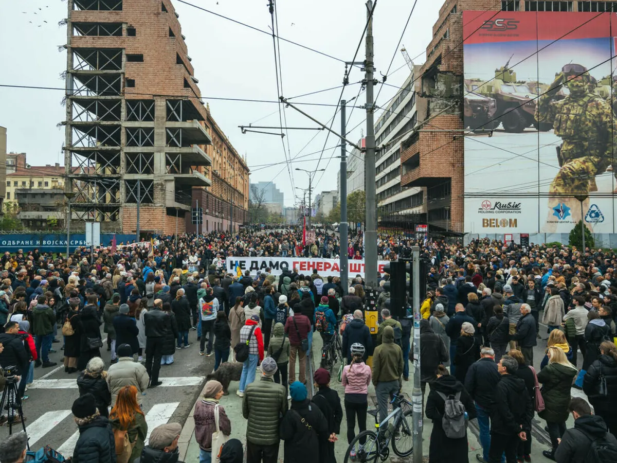 Proteste ample în Serbia: mii de activiști susțin studenții împotriva presiunilor guvernului