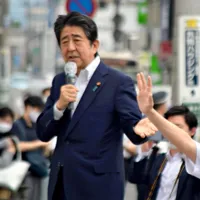 Fostul premier Shinzo Abe, împuşcat la un eveniment electoral. / Foto: Profimedia