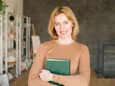 Indemnizații de 2.000 de lei pentru anumiți profesori. Pentru ce sunt banii și cine beneficiază - Foto: Freepik (Imagine cu rol ilustrativ)