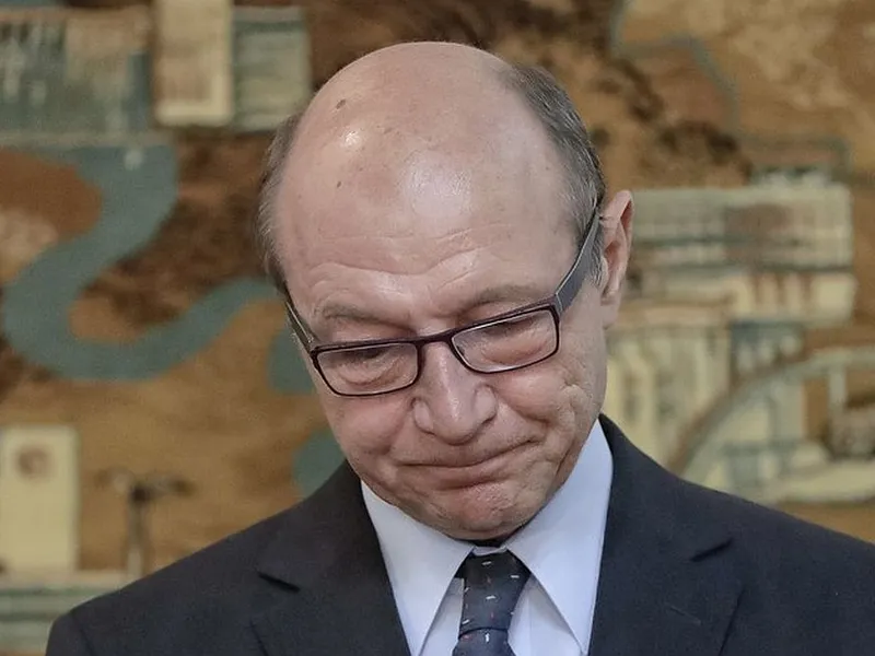Traian Băsescu, în 2016, la citirea Jurământului, ca cetăţean al Republicii Moldova - Foto: Profimedia Images