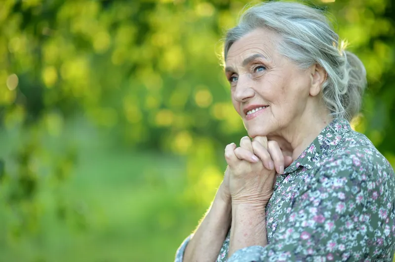 Pensionară la pensie - Foto: Magnific