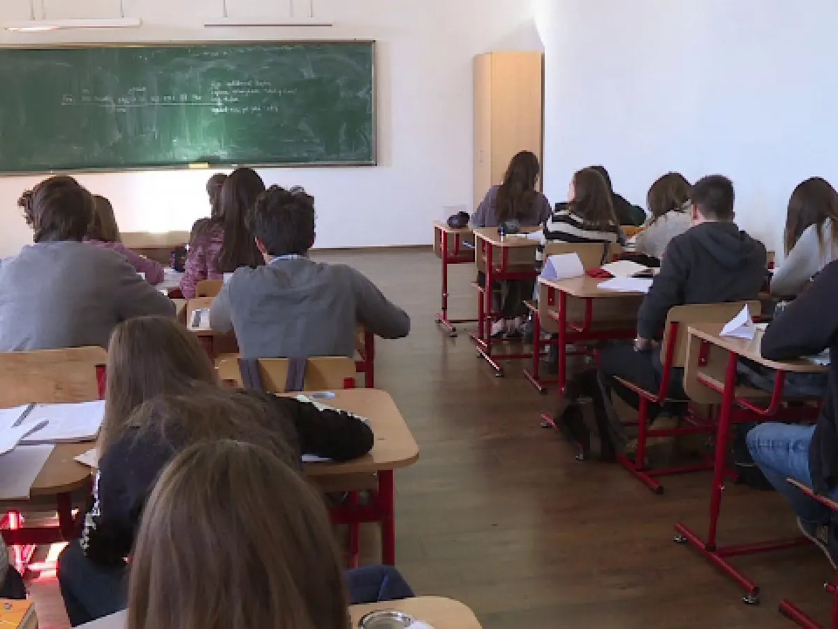 Ministrul Educației Mihai Dimian susține modificarea Evaluării Naționale, dar după consultări cu specialiștii