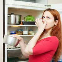 Scapă de mirosurile din frigider cu ingredientul pe care îl ai deja în casă. Un plic e 3 lei  Foto: Freepik