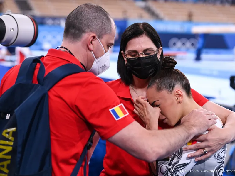 Larisa Iordache a ratat finala olimpică la bârnă, din cauza durerilor. Foto COSR