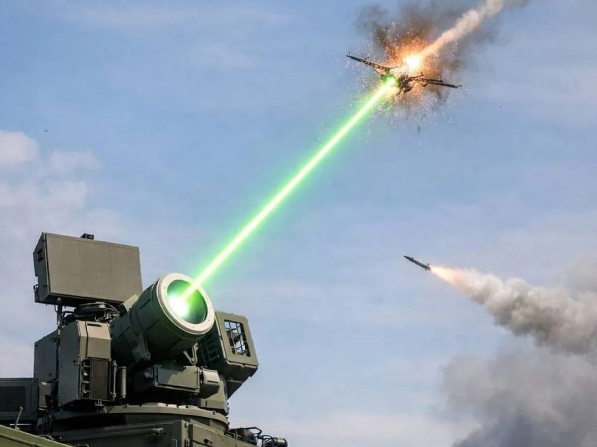 Noul sistem laser „Sunray” dezvoltat de Ucraina, soluția low-cost care „prăjește” dronele rusești instantaneu