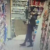 Ce a putut să facă un hoț imediat după ce a furat portofelul unei bătrâne? Cum a fost prins? - Foto: amator