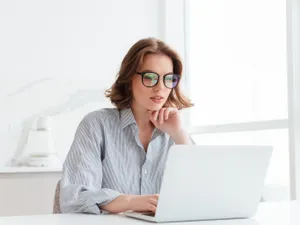 500 lei pentru ochelarii de vedere. Ce se întâmplă cu ajutorul în contextul măsurilor de austeritate - Foto: Freepik (Imagine cu rol ilustrativ)
