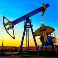OPEC+ refuză să crească producția de petrol. Cotațiile barilului continuă să crească. / Foto: news.ro