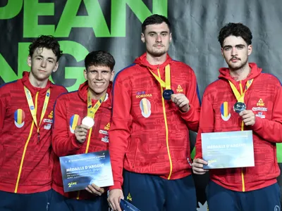 Echipa masculină de sabie a României a obținut medalia de argint la Campionatele Europene de scrimă - Foto: Facebook / Federatia Romana de Scrima
