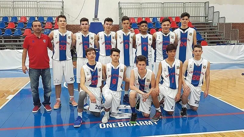 Petre este jucător de bază în echipa de baschet a clubului Steaua