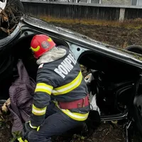 Accident fatal pe DN 15. Două persoane și-au pierdut viața după ce s-au răsturnat cu mașina - FOTO: zch.ro