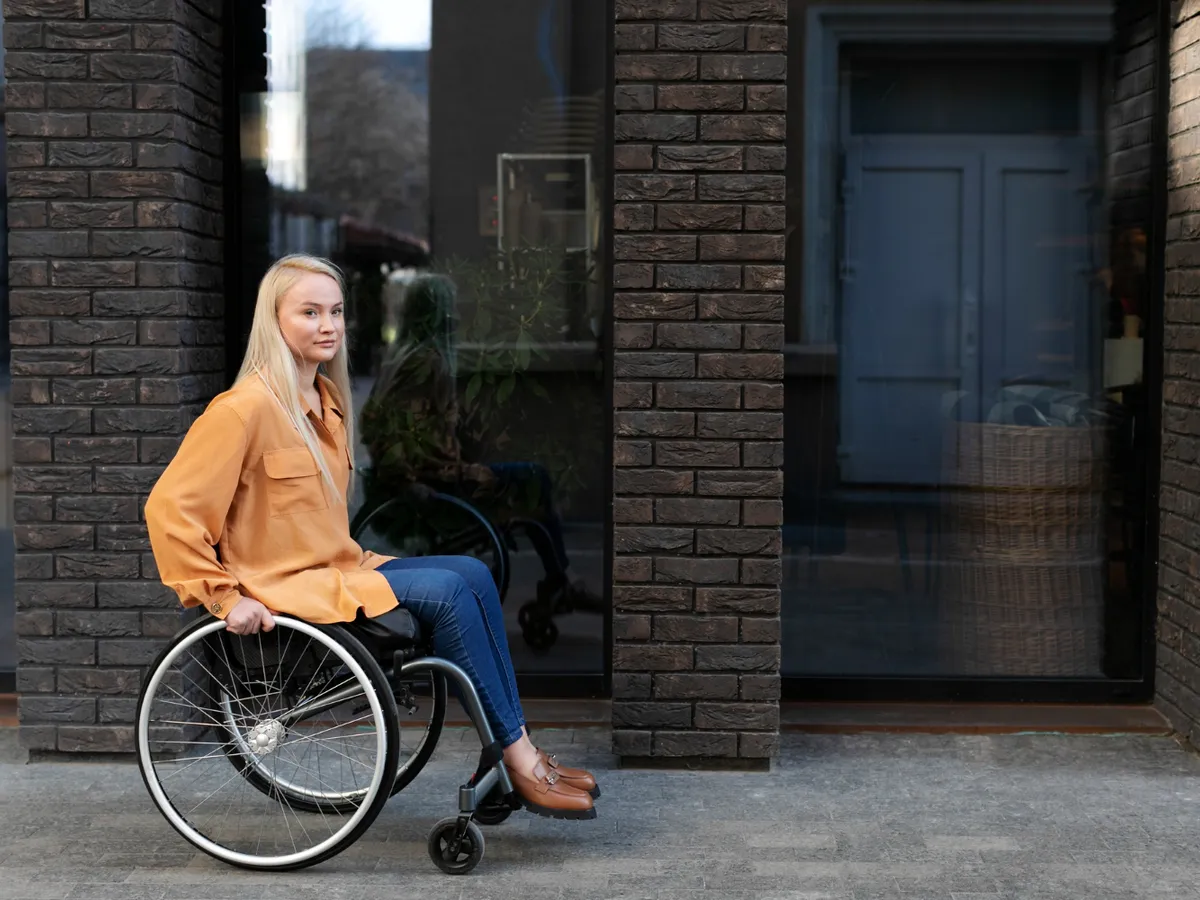 Persoană cu handicap - Foto: Magnific (Imagine cu rol ilustrativ)