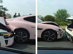 Sistem de frânare automată, „eficient”.  Accident în lanț cu 4 mașini chinezești Xiaomi SU7 - Foto: carnewschina.com