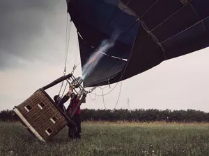 Opt persoane și-au pierdut viața după ce s-au prăbușit cu balonul cu aer cald, în Brazilia - Foto: Profimedia Images (imagine cu rol ilustrativ)