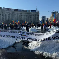 Susținătorii lui Călin Georgescu protestează în București. Jandarmeria a luat măsuri speciale - Foto: Digi24