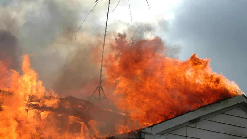 Tragedie în Vaslui. Un copil a pierit și o femeie, rănită grav după casa le-a fost mistuită de foc - Foto: Profimedia images - Caracter ilustrativ