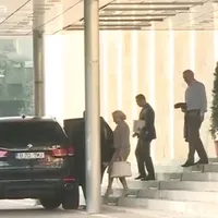Premierul Viorica Dăncilă se deplasează cu un BMW X5 al MAI/FOTO: Digi 24