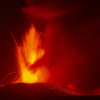 VIDEO Alertă roșie în Italia. Au erupt vulcanii Etna și Stromboli. Aeroportul din Catania, închis - Foto: Profimediaimages.ro