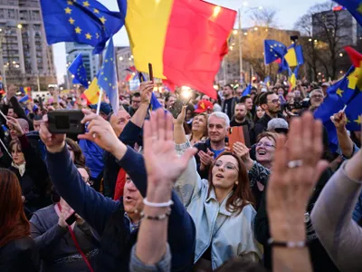 Tensiune la mitingul lui Călin Georgescu din Piața Constituției: Jandarmii au reținut doi bărbați - FOTO: Profimedia(imagine cu rol ilustrativ)