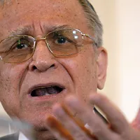 Cosmin Popa: Ion Iliescu a aplicat tactici de război hibrid împotriva propriului său popor - Foto: Profimedia Images
