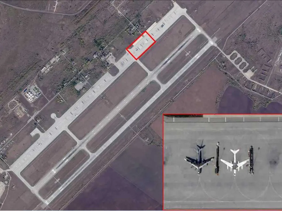 Rușii pictează avioane strategice fictive ca să înșele sateliții - Foto: Planet Labs