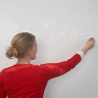 Un profesor cu 25 de ani vechime va lua salariu 11.845 lei, din 2024. Cum s-a ajuns la aceste sume - Foto: Arhivă/ Imagine cu caracter ilustrativ