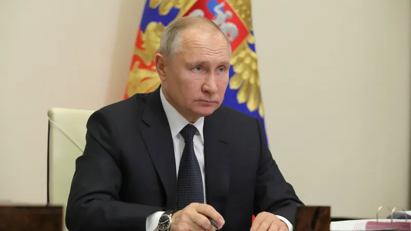 Liderul de la Kremlin dă undă verde înarmării. FOTO: kremlin.ru