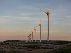 România exportă din nou energie, produsă acum din centralele eoliene. Energia hidro trebuie păstrată Foto: Freepik (fotografie cu caracter ilustrativ)