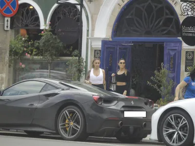 Anamaria Prodan, la terasă cu „accesorii” de un milion €: Ferrari, ceas de lux, geantă Hermes  / prosport