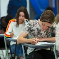 Evaluarea Națională 2025. Elevii de clasa a VIII-a susțin miercuri proba la matematică - Foto: Profimedia images