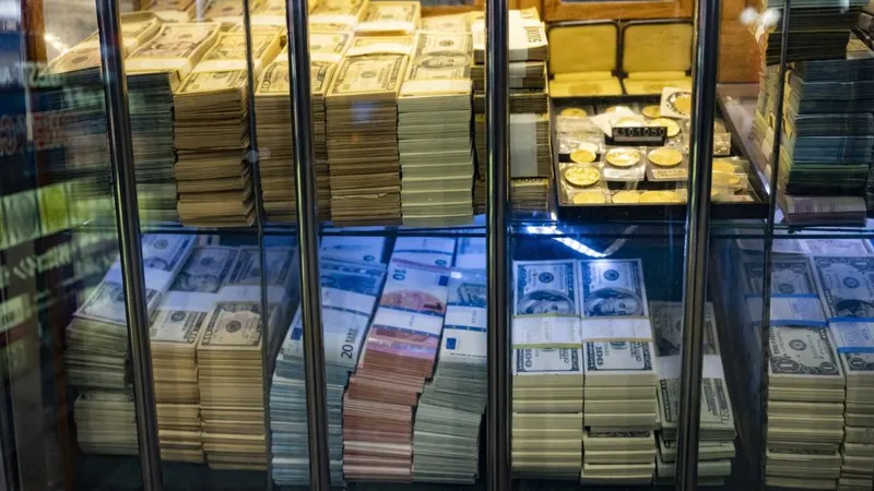 Oficial: În România se fură anual de 33 de miliarde de euro - Foto: Profimedia Images