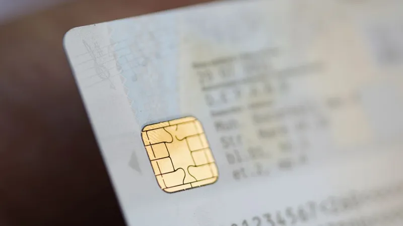Când încep să apară actele de identitate cu cip? Cât durează extinderea în toată ţara? - Foto: Inquam Photos/Octav Ganea